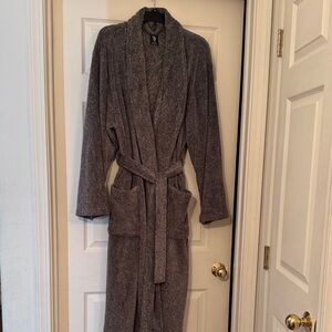 Polo Ralph Lauren Gray black Plush Tie Bathrobe with 2 front pockets. NWT